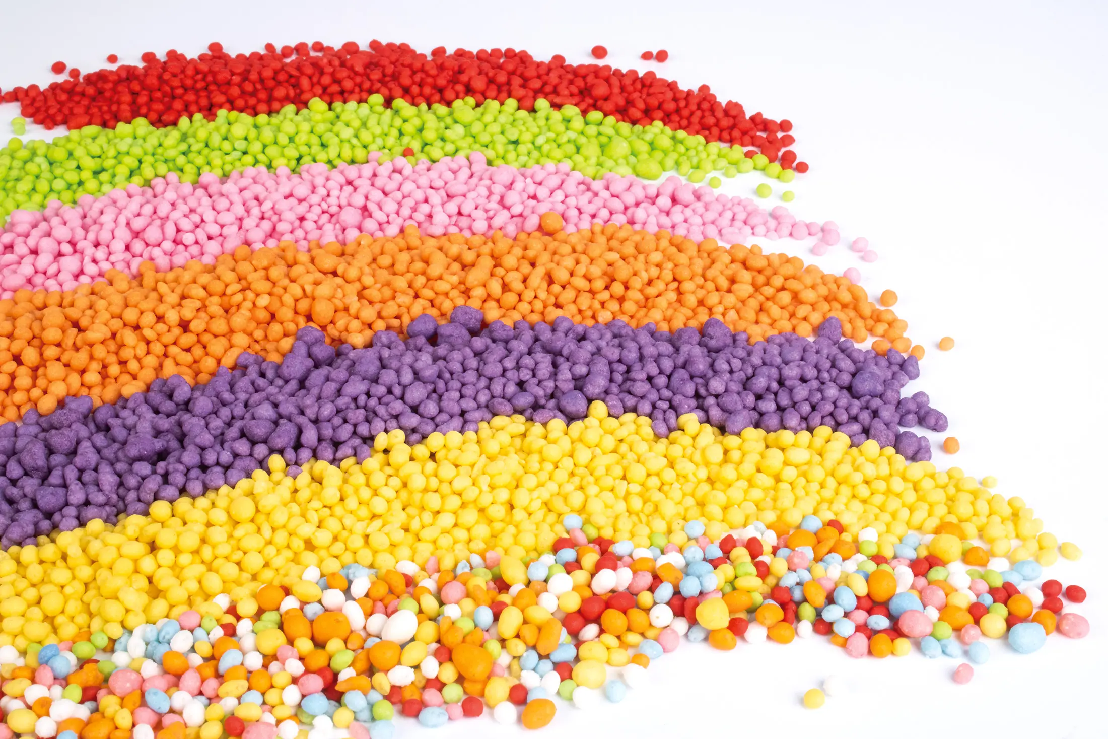 Crunchy Pearls arranged in colourful diagonal bands